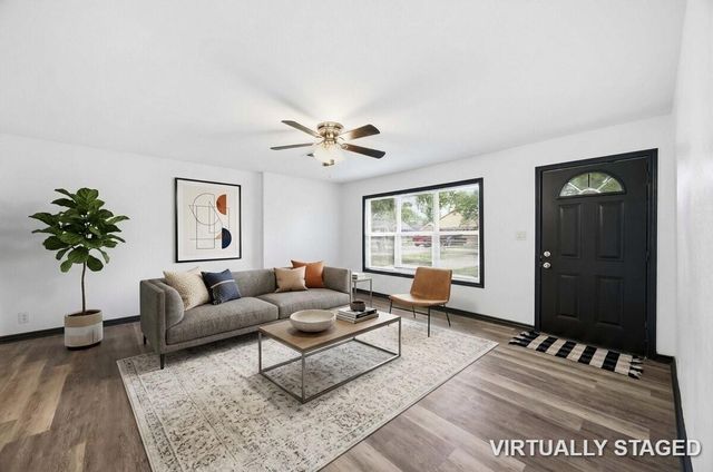 9723 Oldcrest Drive, Stafford, TX 77477