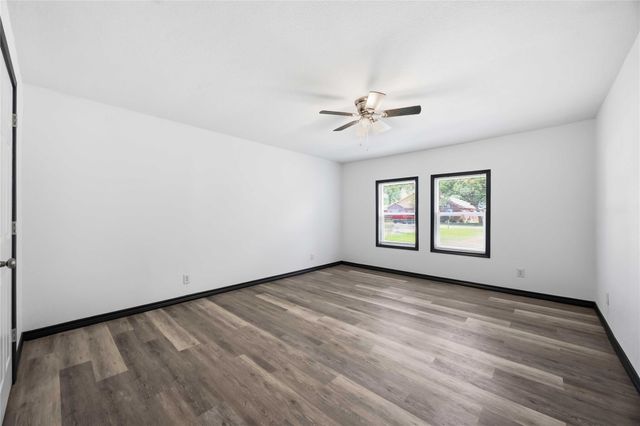 9723 Oldcrest Drive, Stafford, TX 77477