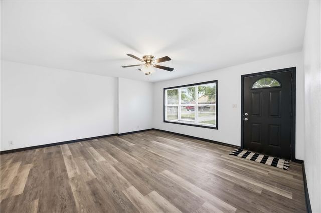 9723 Oldcrest Drive, Stafford, TX 77477