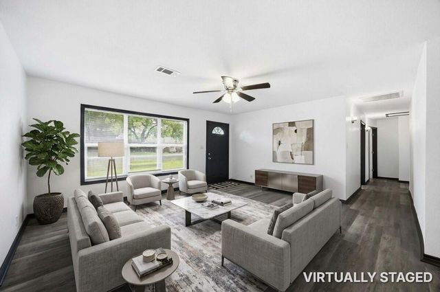 9723 Oldcrest Drive, Stafford, TX 77477