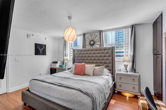 1200 Brickell Bay Dr 1924, Miami, FL 33131