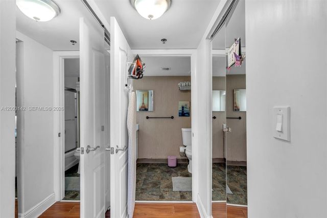 1200 Brickell Bay Dr 1924, Miami, FL 33131