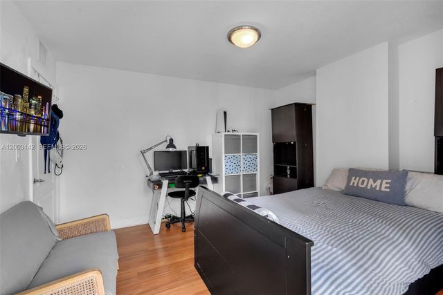 1200 Brickell Bay Dr 1924, Miami, FL 33131