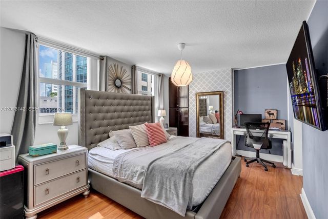 1200 Brickell Bay Dr 1924, Miami, FL 33131