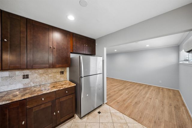 311 Hawthorne Street 16, Houston, TX 77006