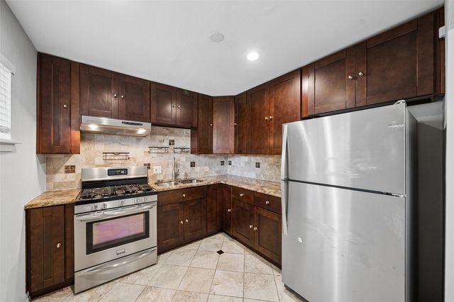 311 Hawthorne Street 16, Houston, TX 77006