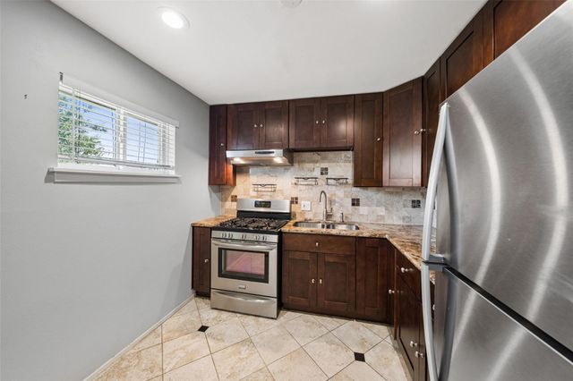 311 Hawthorne Street 16, Houston, TX 77006