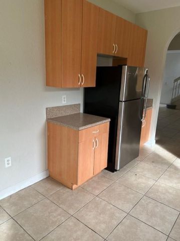 1008 NE 39th Avenue, Homestead, FL 33033