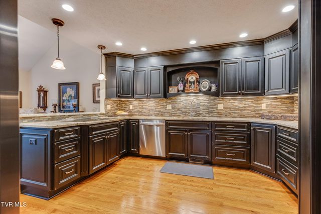 80 Crown Circle, Kingsport, TN 37660