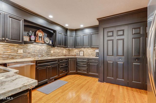 80 Crown Circle, Kingsport, TN 37660