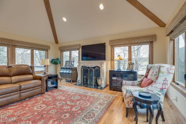 80 Crown Circle, Kingsport, TN 37660