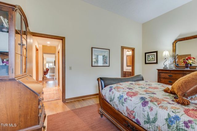 80 Crown Circle, Kingsport, TN 37660