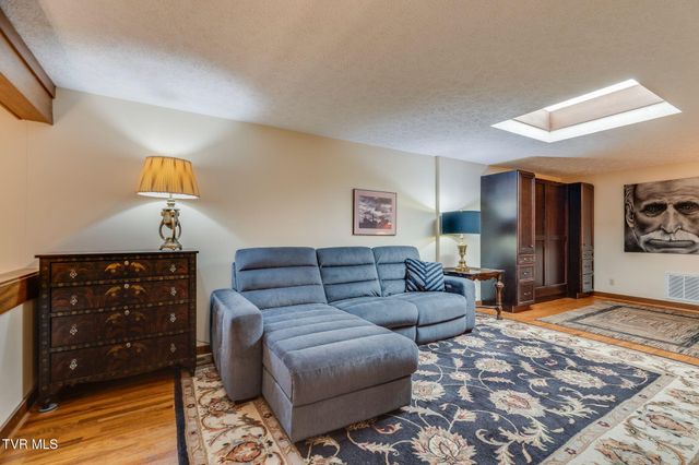 80 Crown Circle, Kingsport, TN 37660