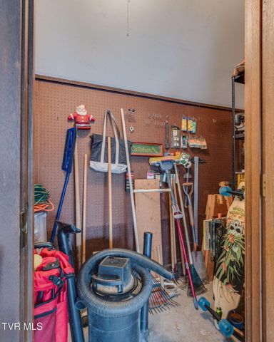 80 Crown Circle, Kingsport, TN 37660