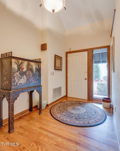 80 Crown Circle, Kingsport, TN 37660