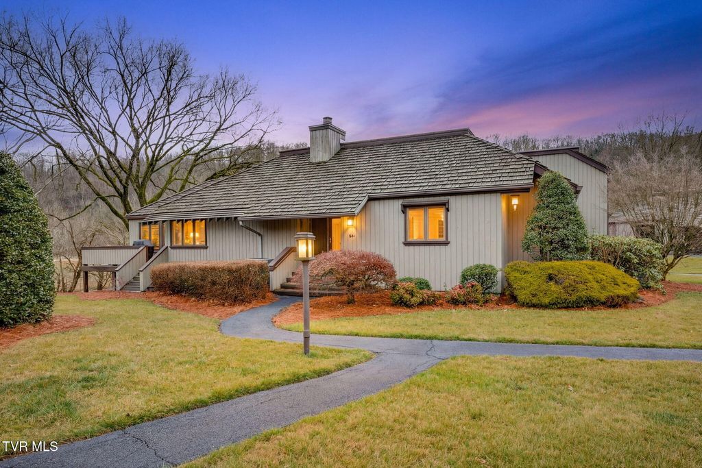 80 Crown Circle, Kingsport, TN 37660