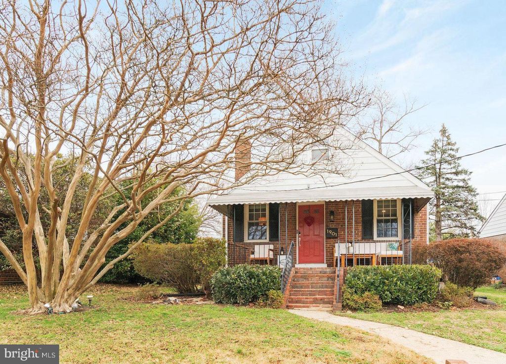 1901 SCROGGINS RD, Alexandria, VA 22302