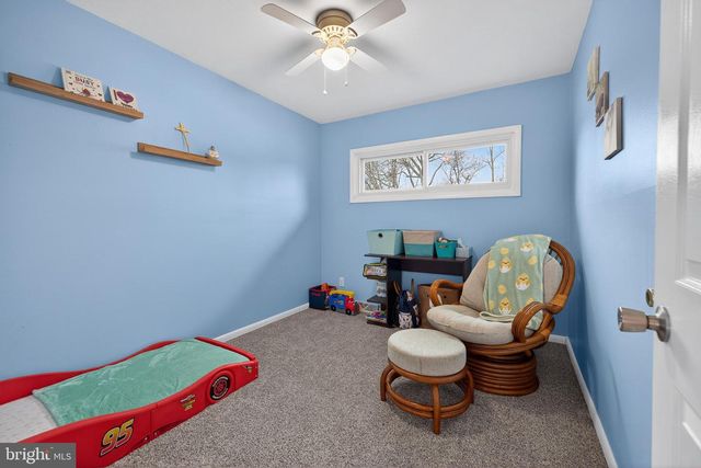 64 W STEPHEN DR, Newark, DE 19713