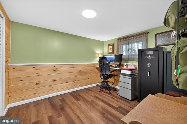 64 W STEPHEN DR, Newark, DE 19713