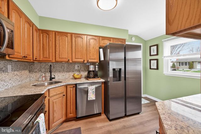 64 W STEPHEN DR, Newark, DE 19713