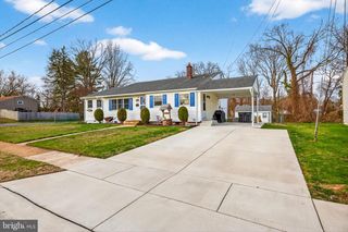 64 W STEPHEN DR, Newark, DE 19713