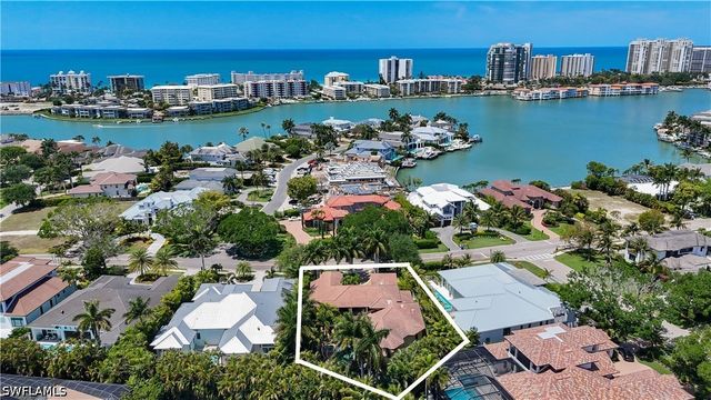 3310 Crayton RD, Naples, FL 34103