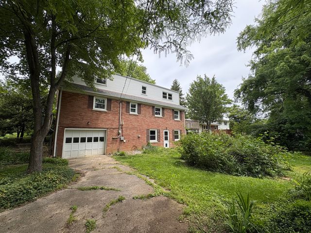 104 Loch Lomond Drive, Lexington, KY 40517