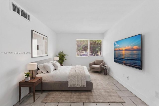 1000 NW 95th Ter 103, Miami, FL 33150