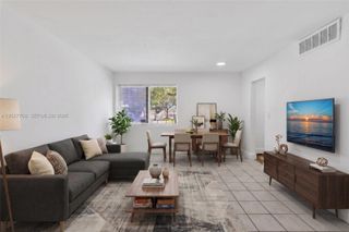 1000 NW 95th Ter 103, Miami, FL 33150