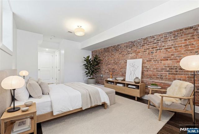252 Mt Pleasant Avenue, Newark, NJ 07104