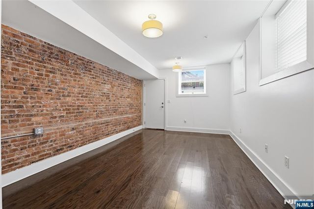 252 Mt Pleasant Avenue, Newark, NJ 07104