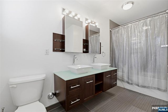 252 Mt Pleasant Avenue, Newark, NJ 07104