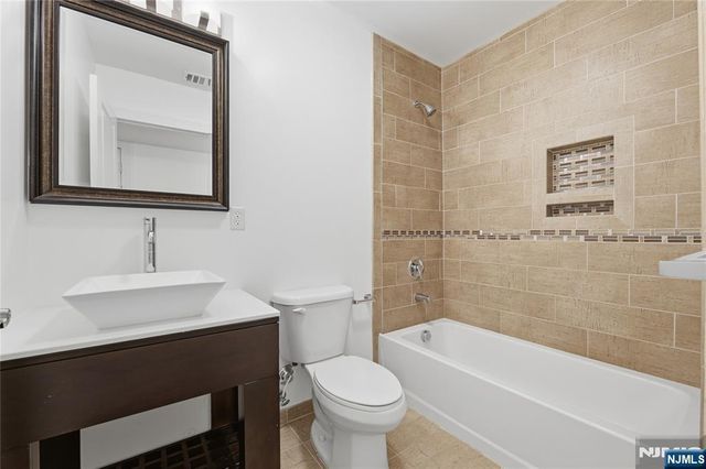 252 Mt Pleasant Avenue, Newark, NJ 07104