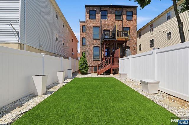 252 Mt Pleasant Avenue, Newark, NJ 07104