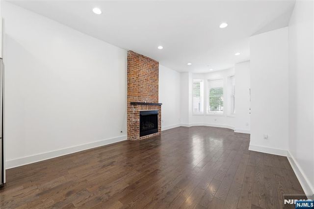 252 Mt Pleasant Avenue, Newark, NJ 07104