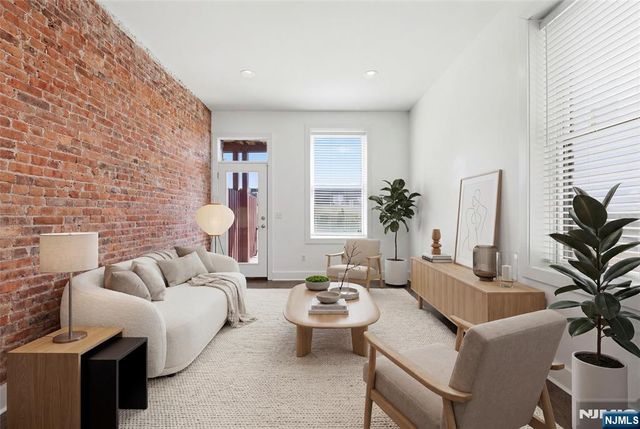 252 Mt Pleasant Avenue, Newark, NJ 07104