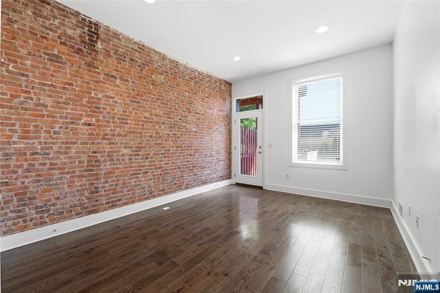 252 Mt Pleasant Avenue, Newark, NJ 07104