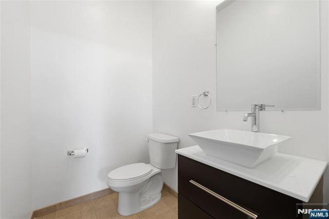 252 Mt Pleasant Avenue, Newark, NJ 07104