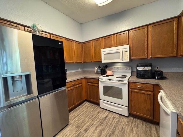 38932 CENTRAL AVENUE, Zephyrhills, FL 33540