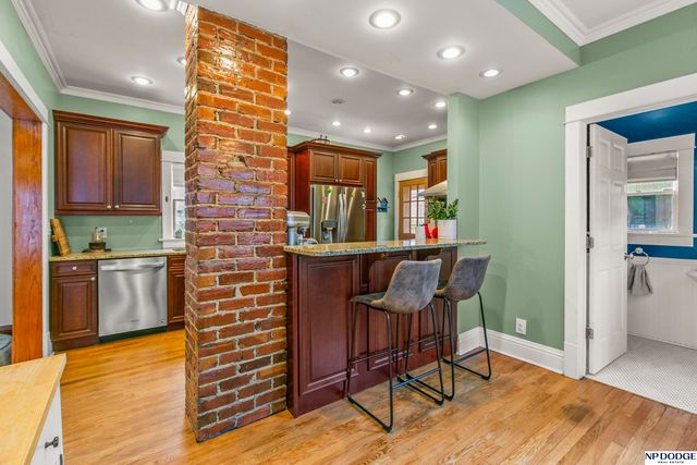 3716 Hawthorne Avenue, Omaha, NE 68131