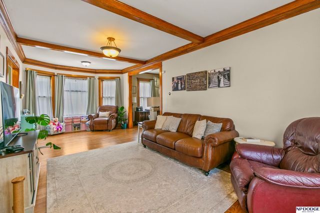 3716 Hawthorne Avenue, Omaha, NE 68131