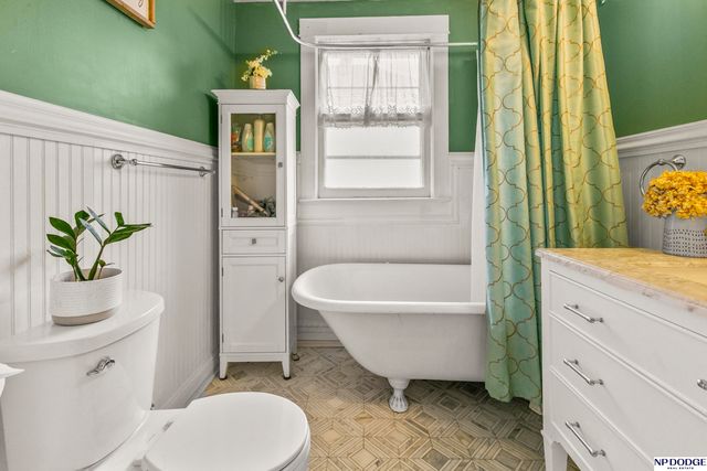 3716 Hawthorne Avenue, Omaha, NE 68131