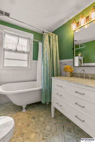 3716 Hawthorne Avenue, Omaha, NE 68131