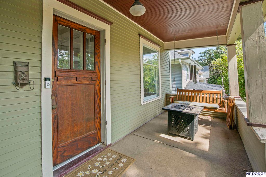 3716 Hawthorne Avenue, Omaha, NE 68131