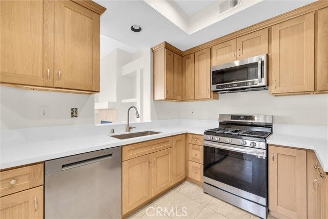 3160 ALTURA Circle 203, Corona, CA 92882