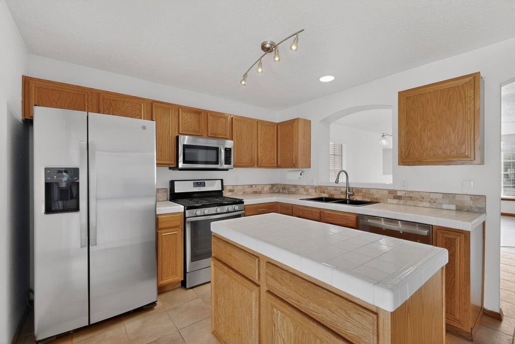 Image 10 of property listing at 9419 Vervain Drive NW, Albuquerque, NM 87114