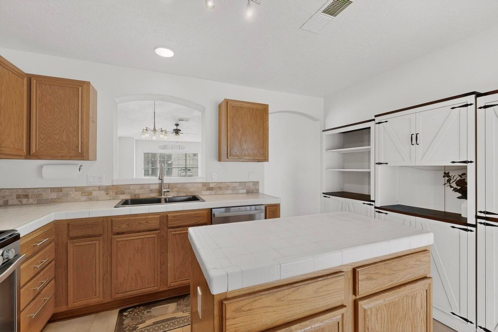 Image 13 of property listing at 9419 Vervain Drive NW, Albuquerque, NM 87114