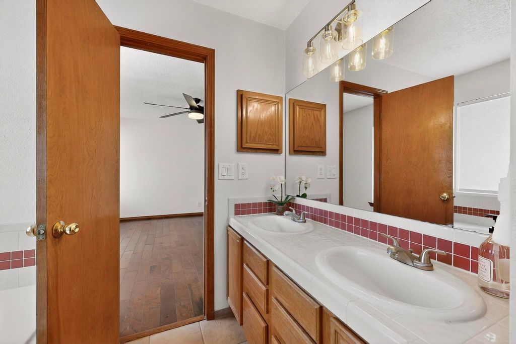 Image 17 of property listing at 9419 Vervain Drive NW, Albuquerque, NM 87114