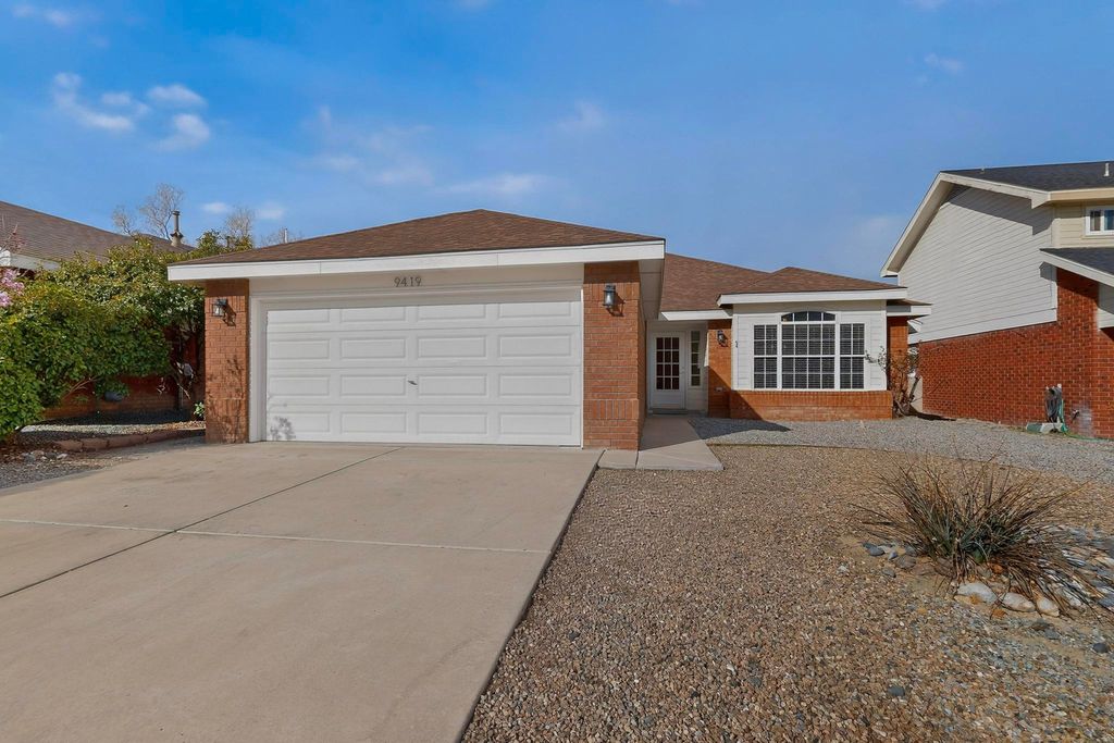 Image 4 of property listing at 9419 Vervain Drive NW, Albuquerque, NM 87114