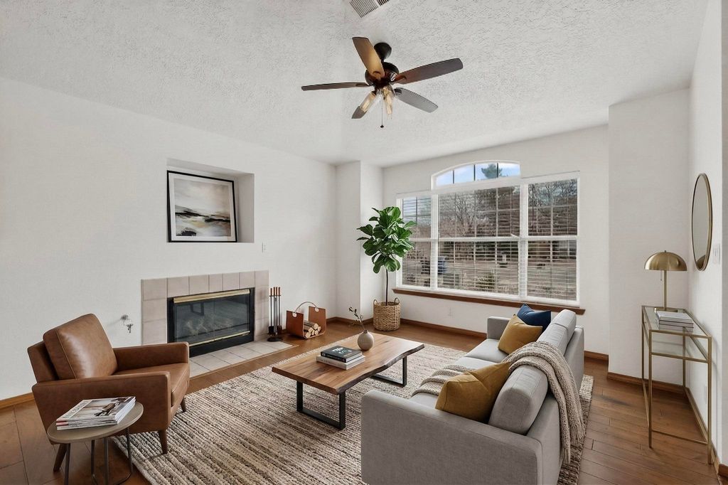 Image 5 of property listing at 9419 Vervain Drive NW, Albuquerque, NM 87114